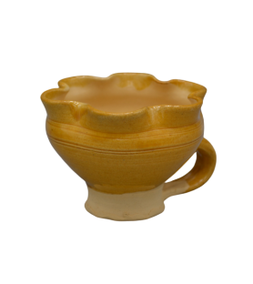 Tasse médiévale polylobée, vernissée jaune