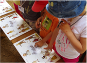 Photo d'enfants participant à la quête des loupiots